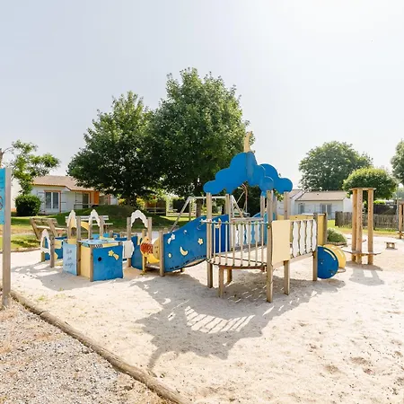 Holiday home 03 - Le Rouge-gorge - Village *